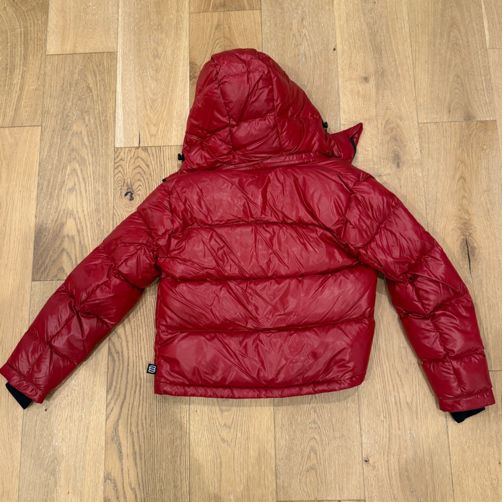 Aritzia Red Shorty Super Puff - Picture 4 of 4